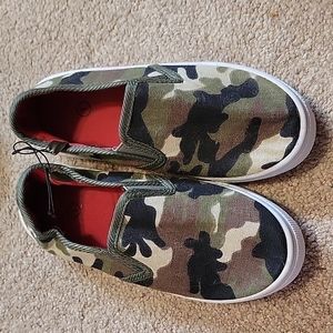 Boys camo shoes